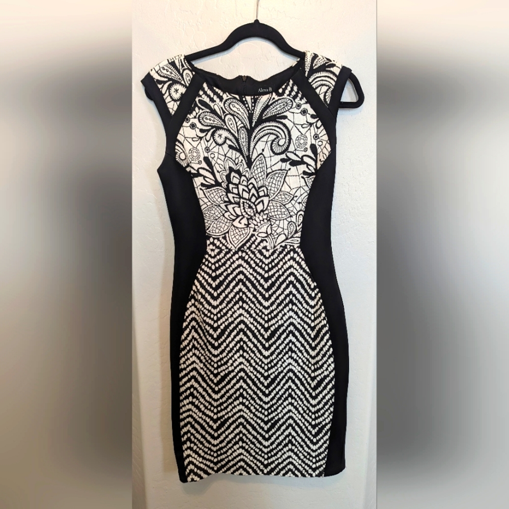 Alexa B - Black/Creme - Size 4